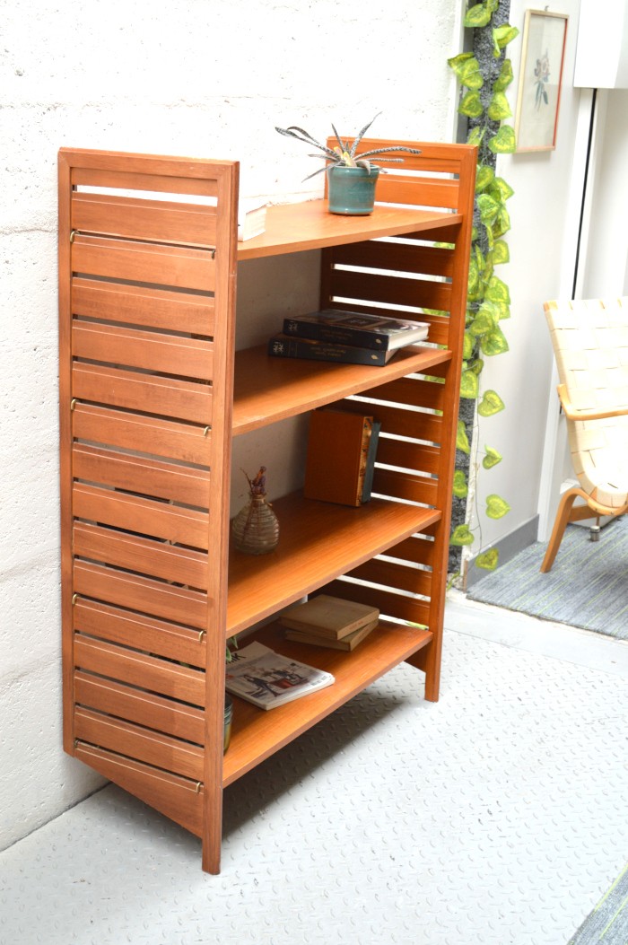 bibliotheque-scandinave-vintage-systeme-mural-ladderax-blackmint-paris-2