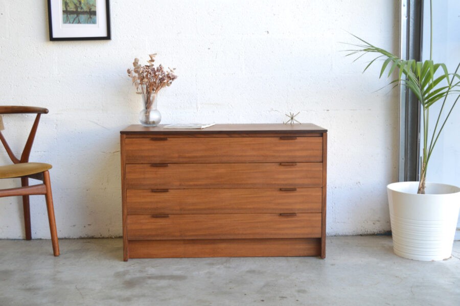 Commode-scandinave-vintage-en-teak